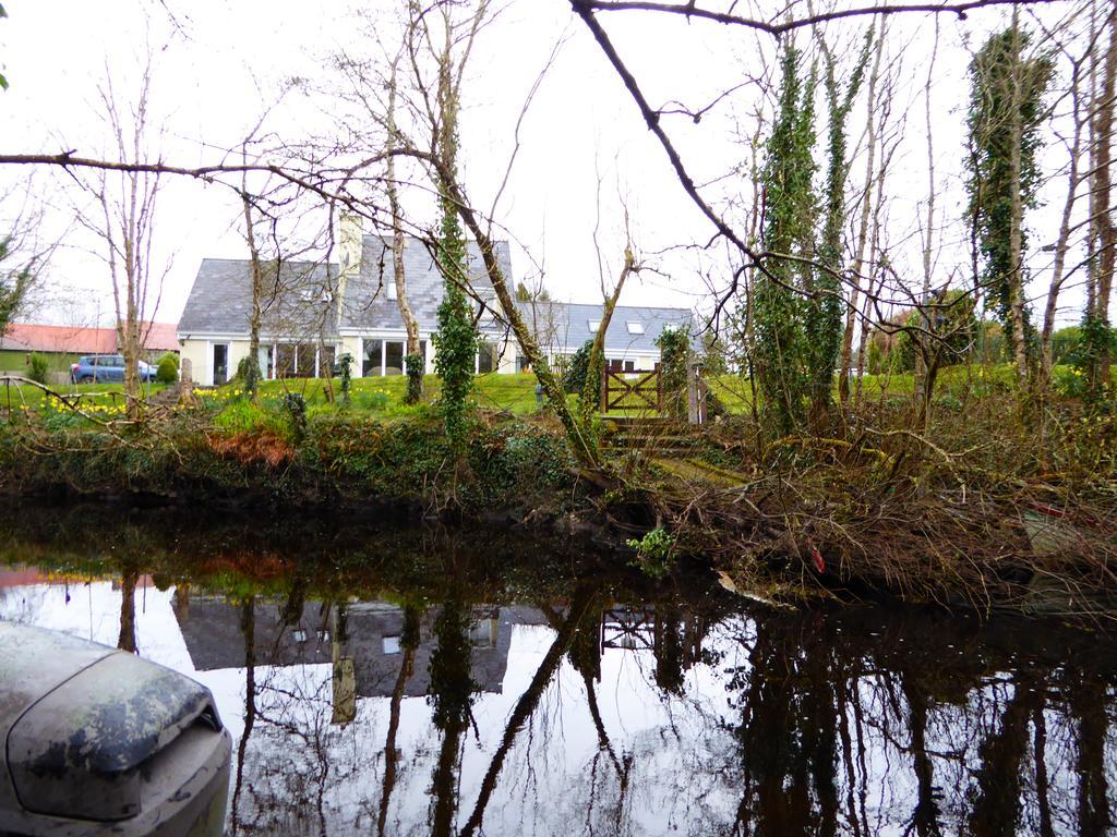 Camillaun Lodge With Lough Corrib Boat Hire Oughterard Exteriör bild