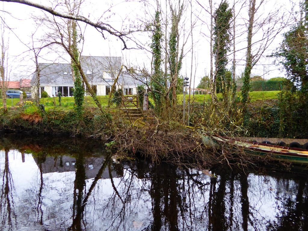 Camillaun Lodge With Lough Corrib Boat Hire Oughterard Exteriör bild