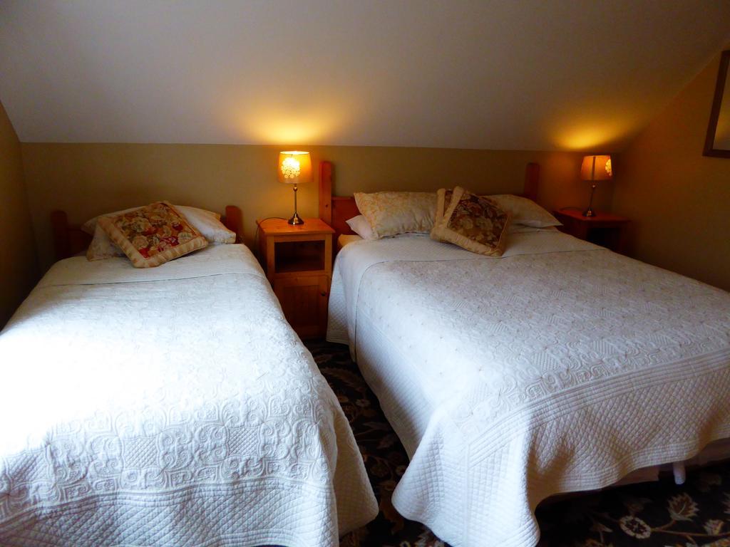 Camillaun Lodge With Lough Corrib Boat Hire Oughterard Exteriör bild