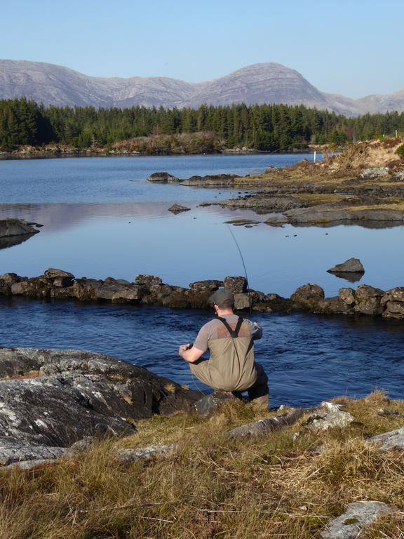 Camillaun Lodge With Lough Corrib Boat Hire Oughterard Exteriör bild