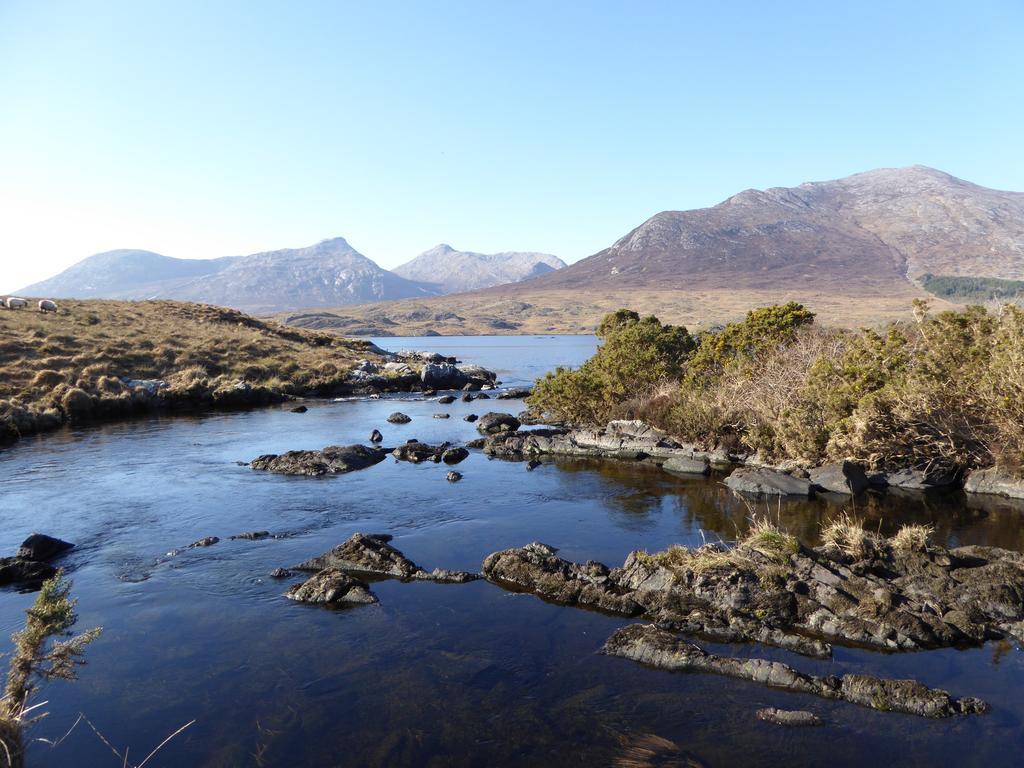 Camillaun Lodge With Lough Corrib Boat Hire Oughterard Exteriör bild