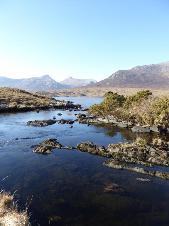 Camillaun Lodge With Lough Corrib Boat Hire Oughterard Exteriör bild