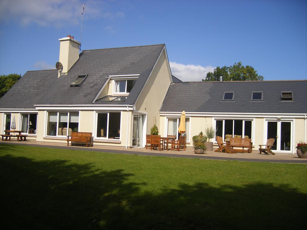 Camillaun Lodge With Lough Corrib Boat Hire Oughterard Exteriör bild