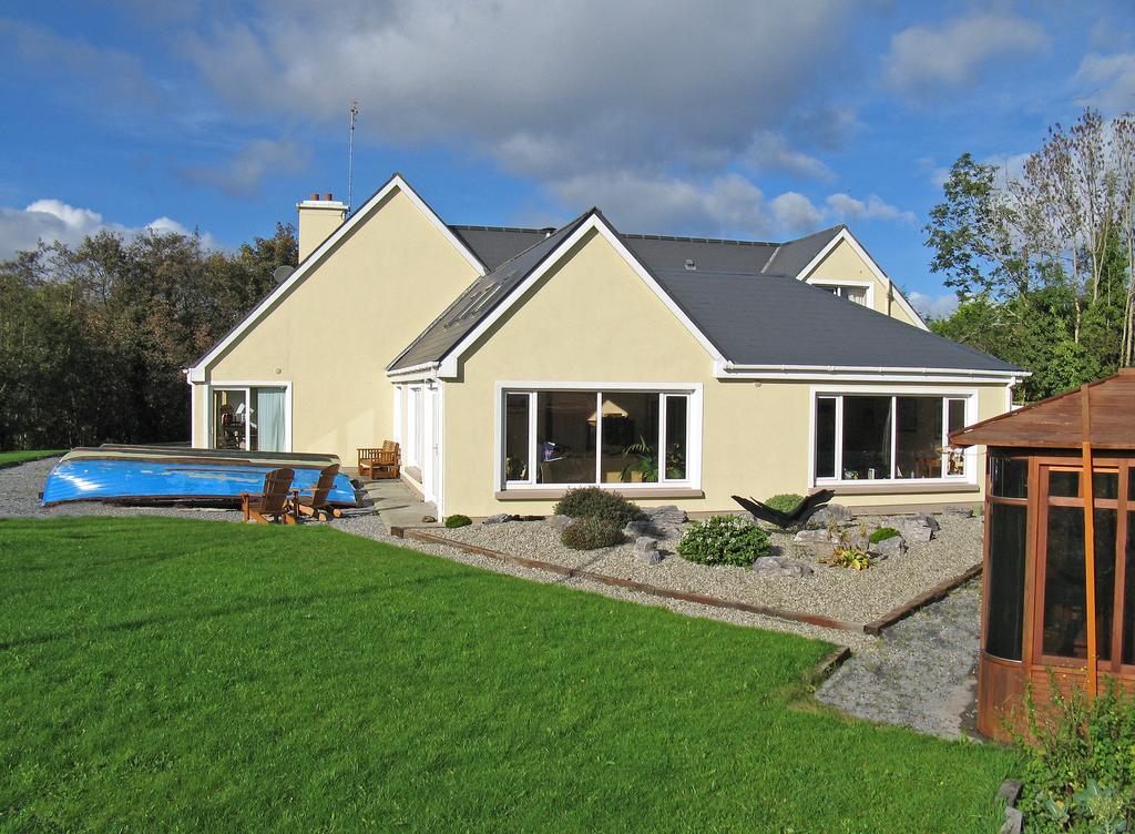 Camillaun Lodge With Lough Corrib Boat Hire Oughterard Exteriör bild