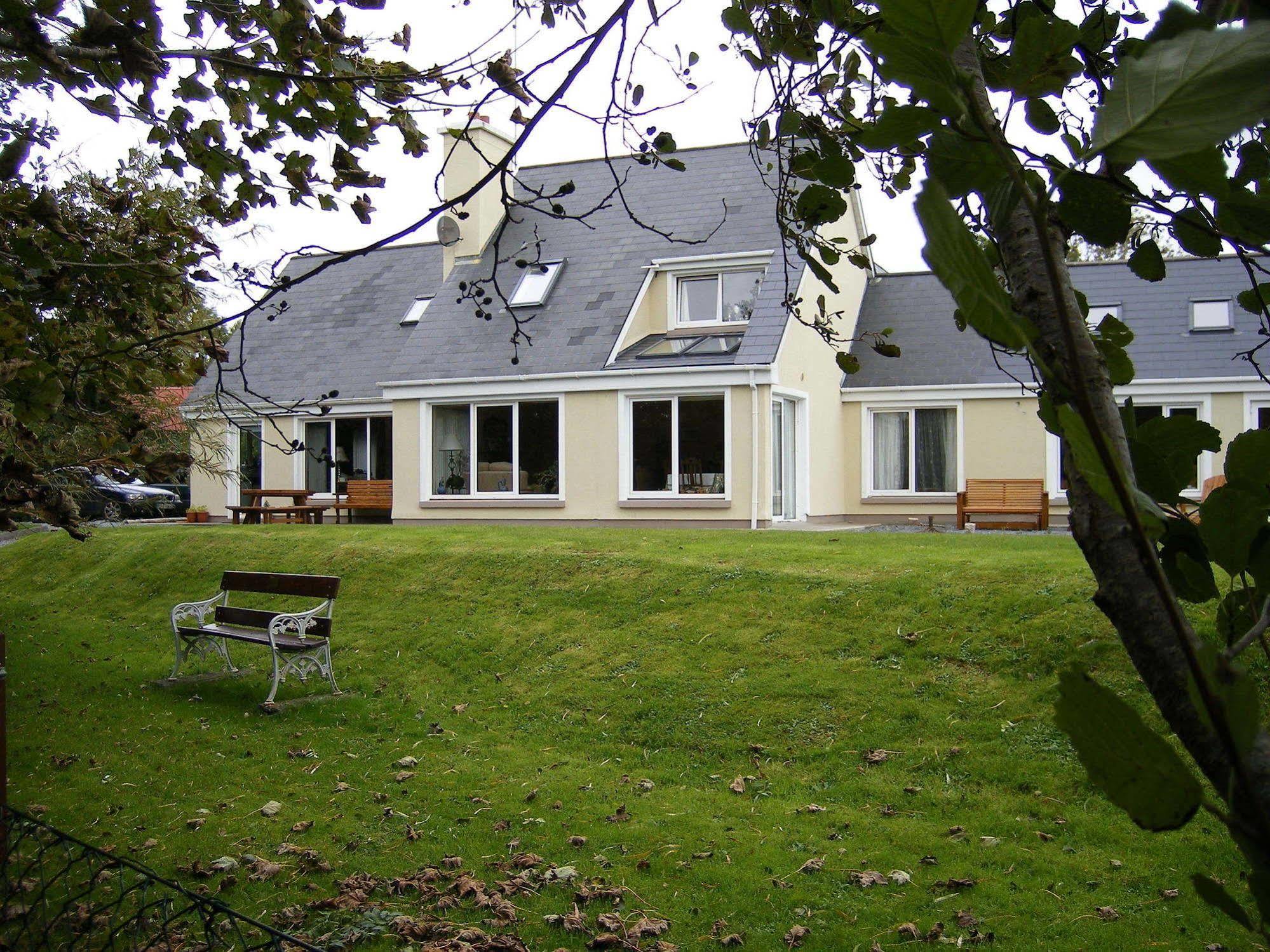 Camillaun Lodge With Lough Corrib Boat Hire Oughterard Exteriör bild