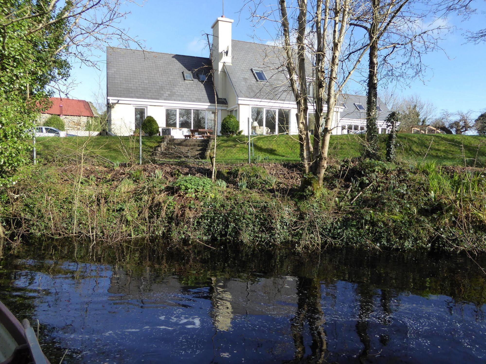 Camillaun Lodge With Lough Corrib Boat Hire Oughterard Exteriör bild