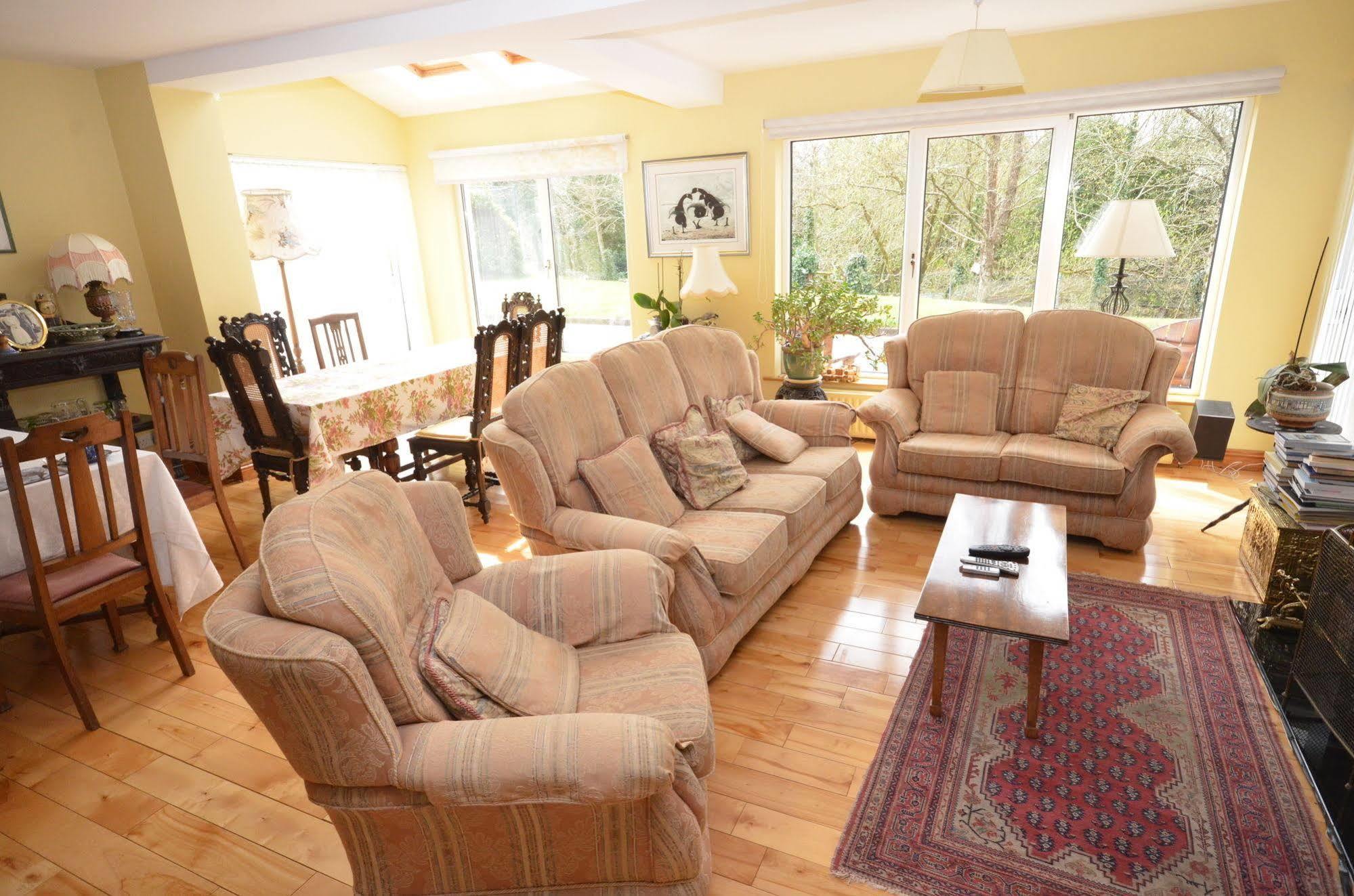 Camillaun Lodge With Lough Corrib Boat Hire Oughterard Exteriör bild